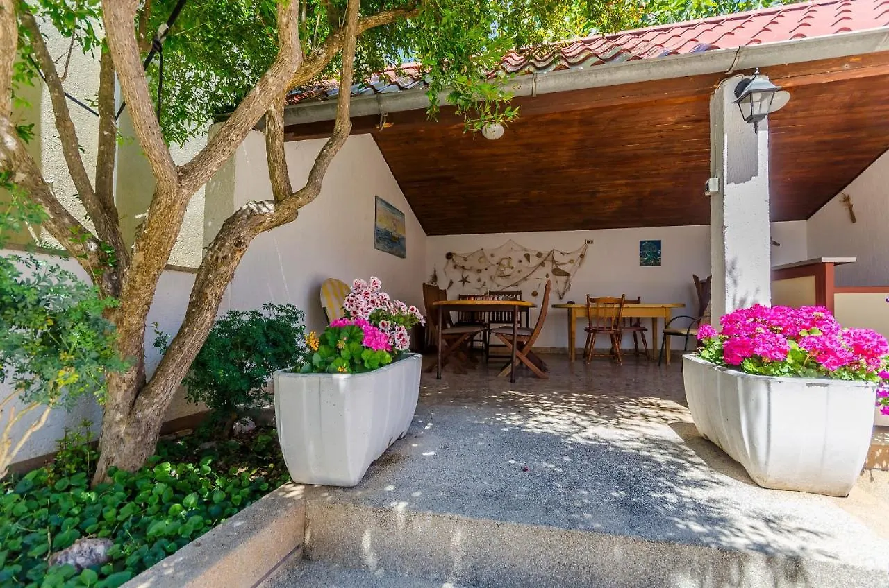 Apartments Zora Starigrad Paklenica